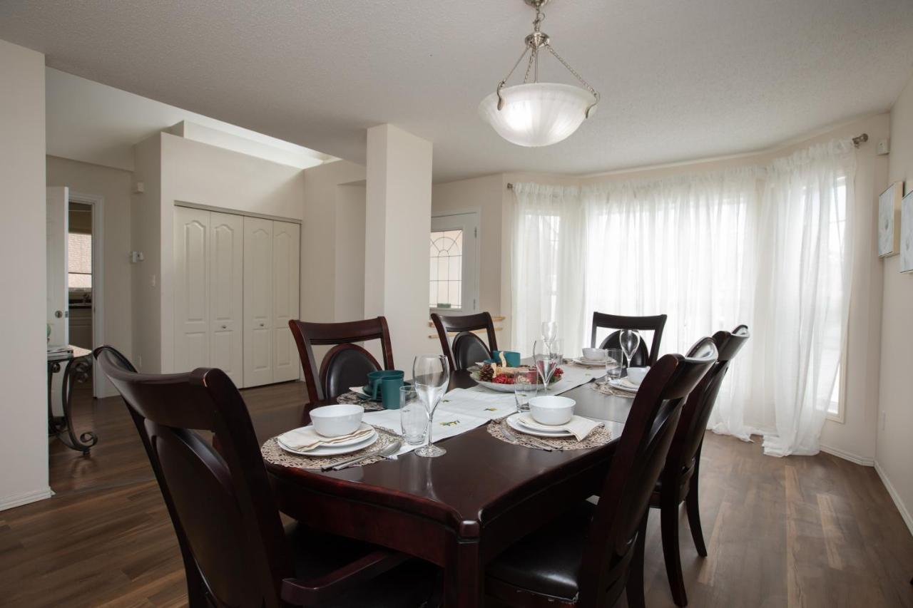 Elegant 6 Bedroom House Near U Of Manitoba Виннипег Экстерьер фото