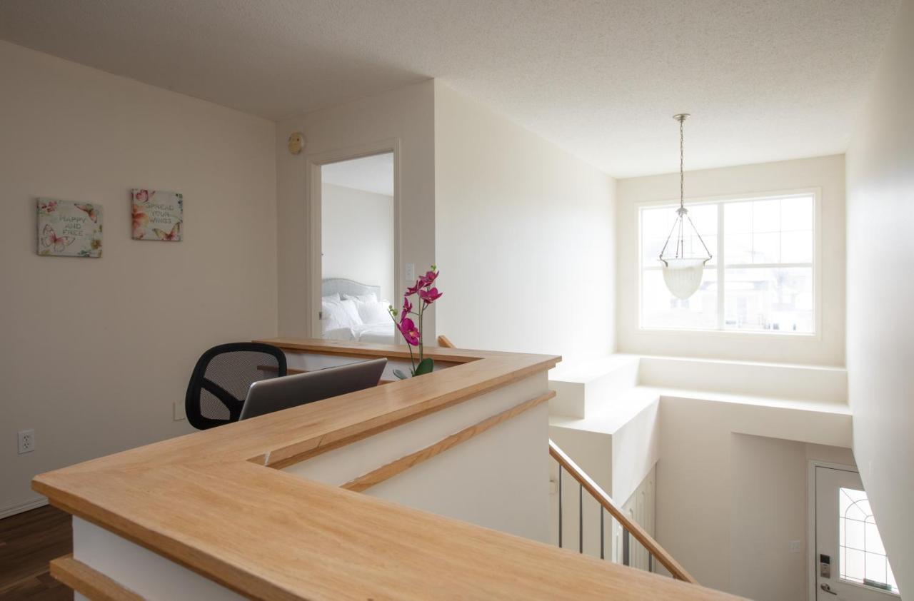 Elegant 6 Bedroom House Near U Of Manitoba Виннипег Экстерьер фото